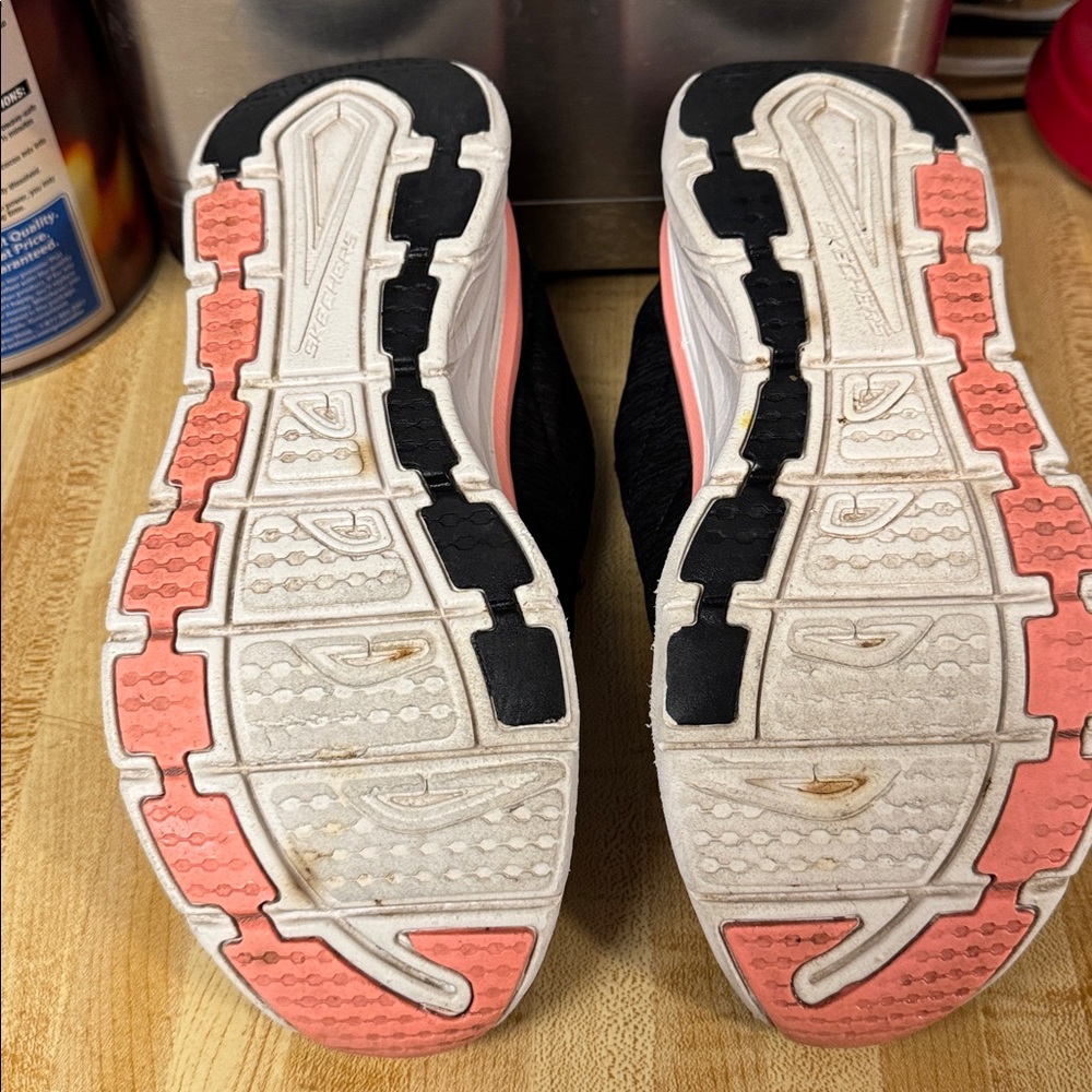 Skechers D'LUX Walker Charcoal and Coral Shoes - Picture 2 of 6